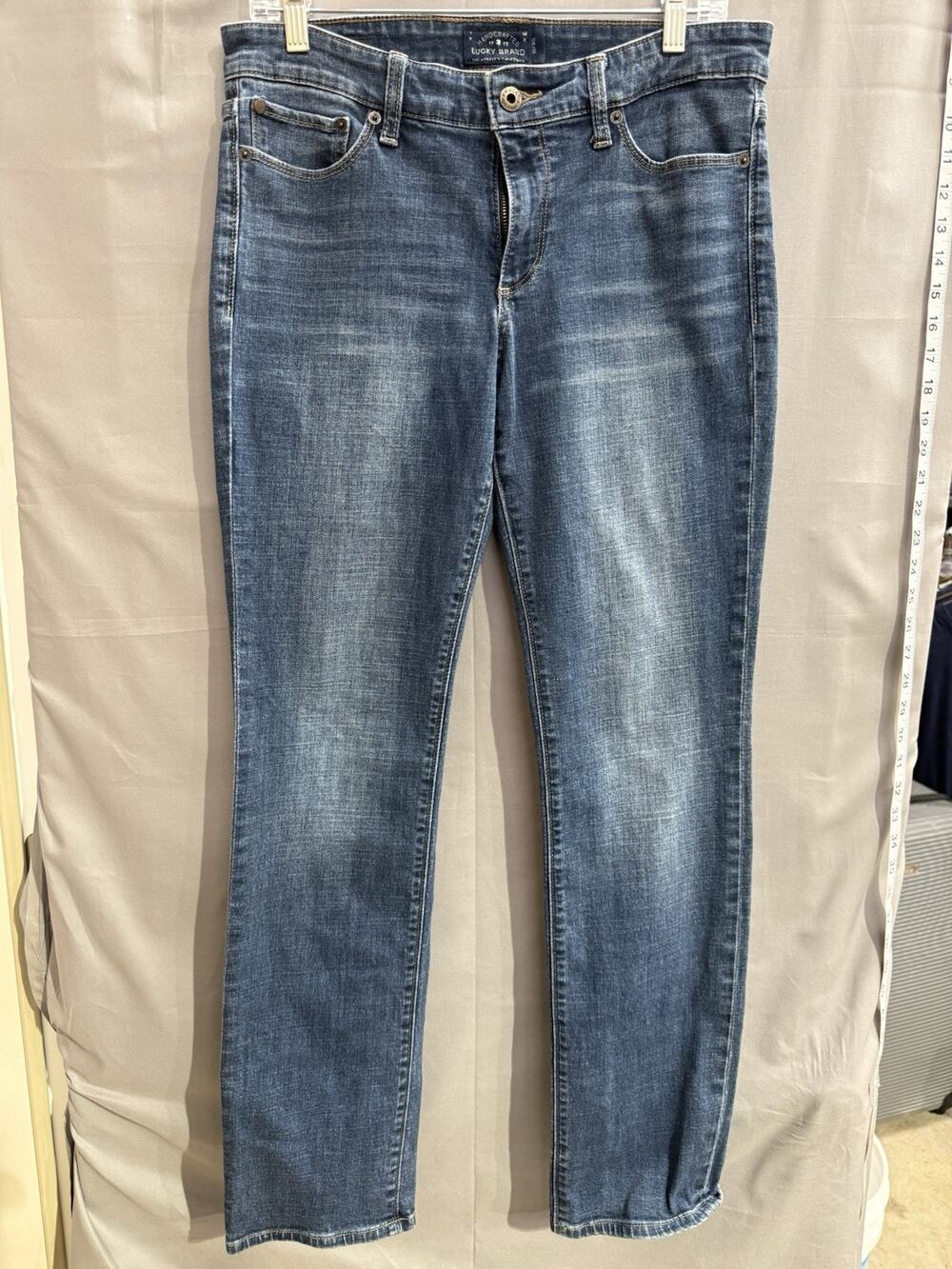 Lucky Brand blue denim jeans. Size 10/30 TG2289
